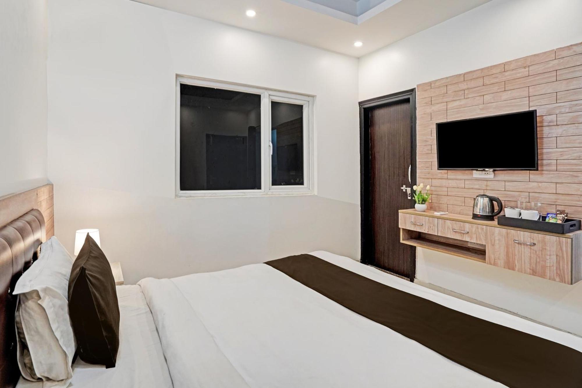 Hotel O Babil Palace Near Omaxe Celebration Mall Gurgaon Buitenkant foto
