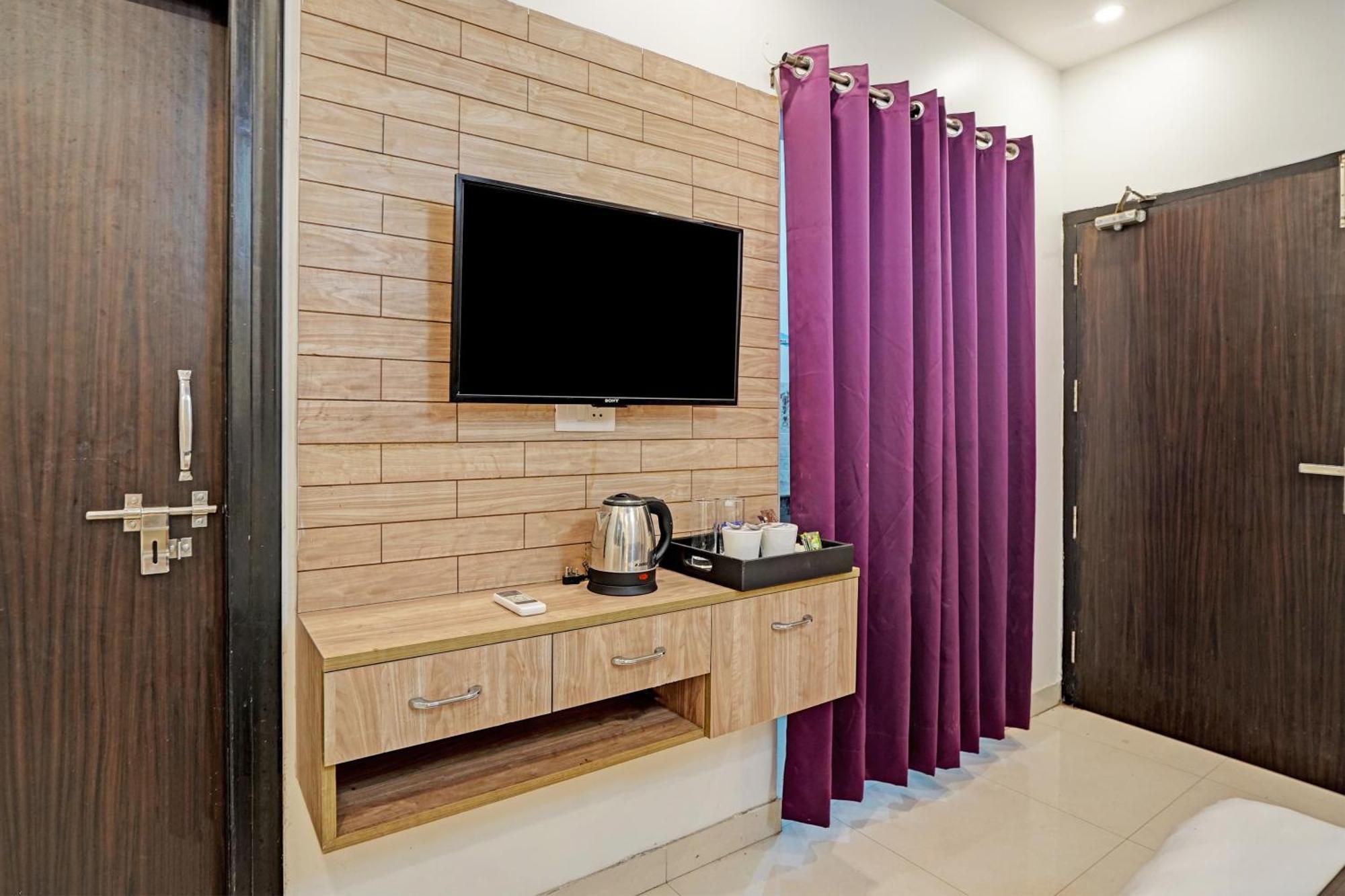 Hotel O Babil Palace Near Omaxe Celebration Mall Gurgaon Buitenkant foto